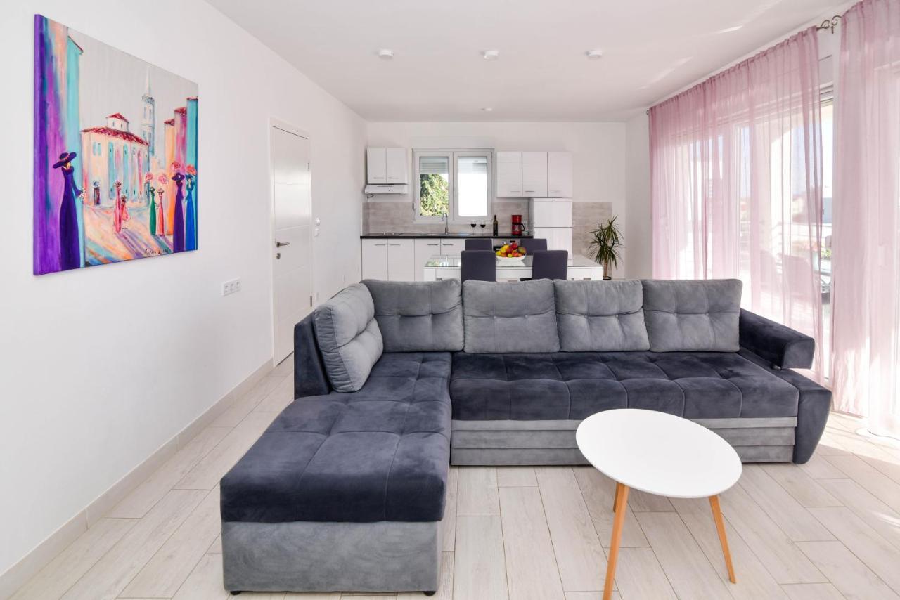 זאדאר Apartment Deluxe Villa Carlotta מראה חיצוני תמונה