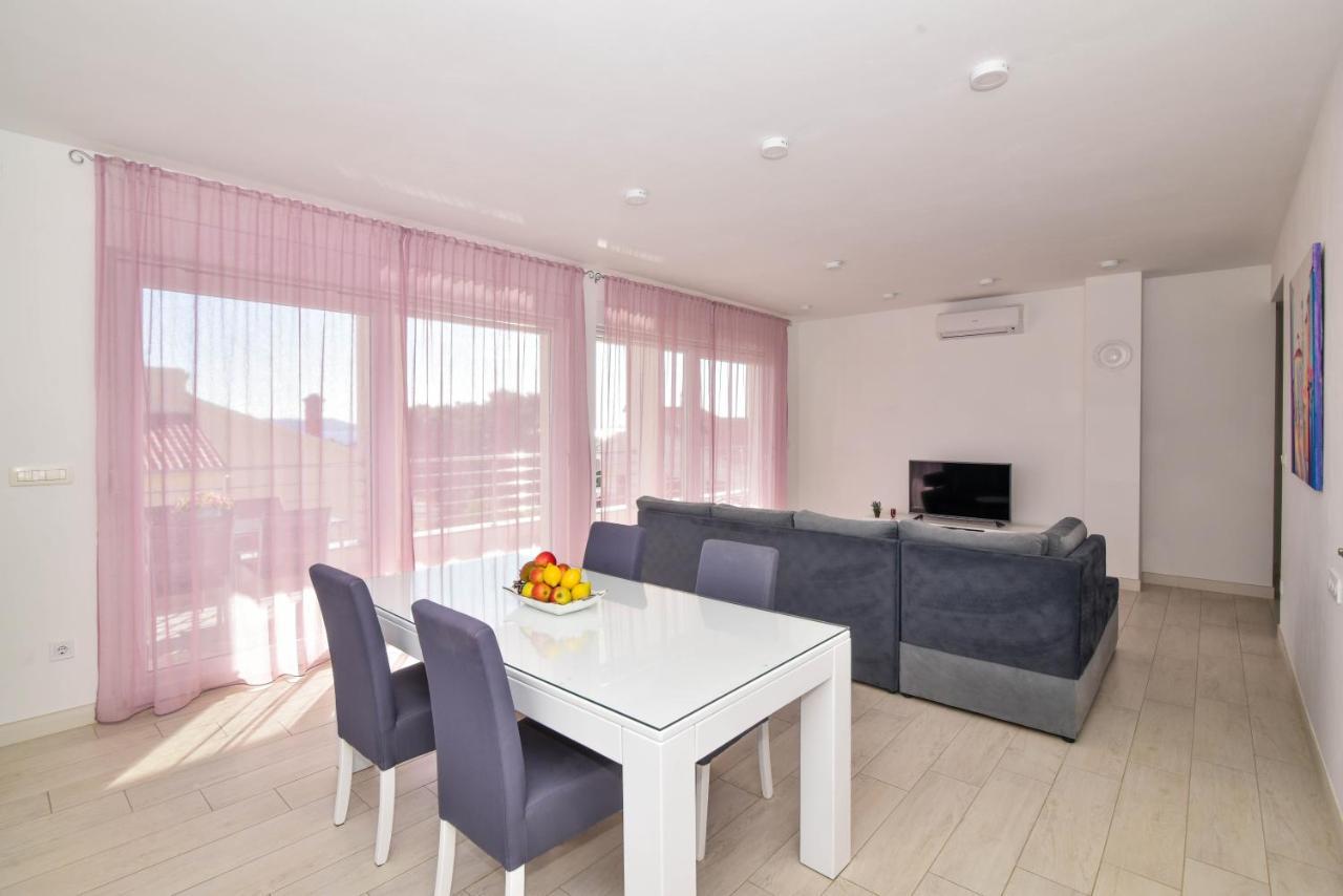 זאדאר Apartment Deluxe Villa Carlotta מראה חיצוני תמונה
